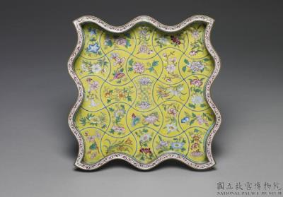 图片[3]-Copper square dish in painted enamels, Qing dynasty, Kangxi reign (1662-1722)-China Archive